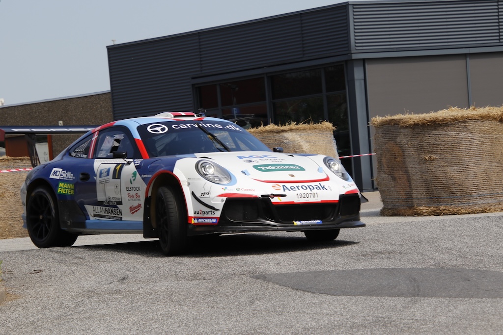 For første gang skal Ib Kragh prøve Porschen af i Juelsmindes gader.
(Foto: Allan Christiansen)
